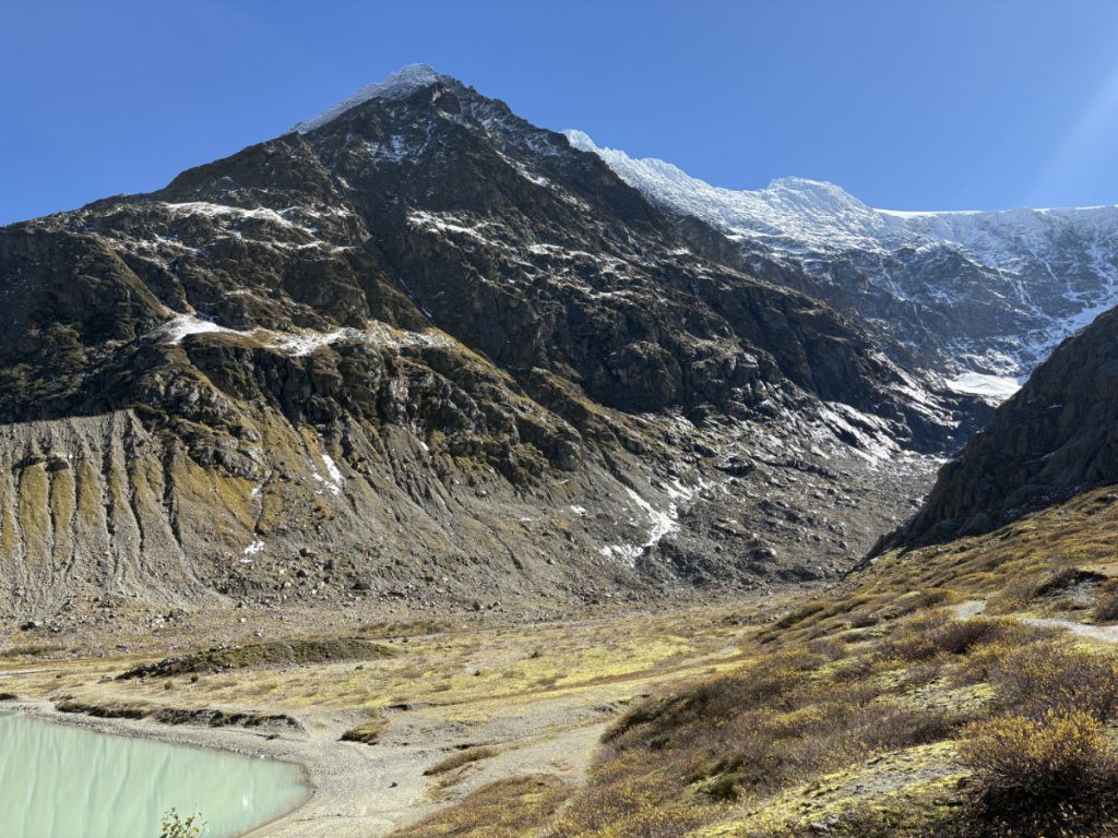 View of entry to Steingletscher valley